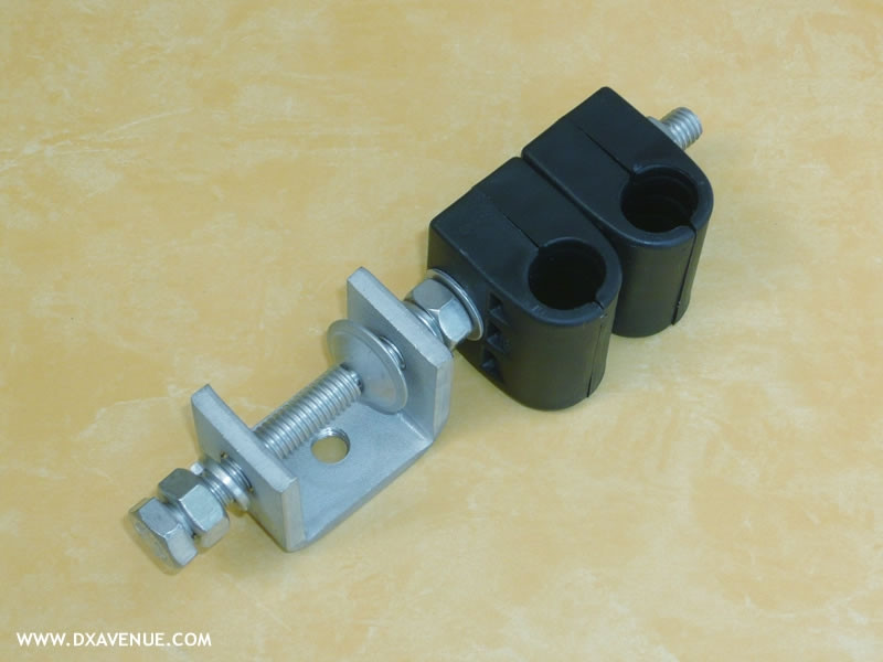 Etrier de fixation pour cables coaxiaux 1/2" Etrier de fixation pour cables coaxiaux 1/2"